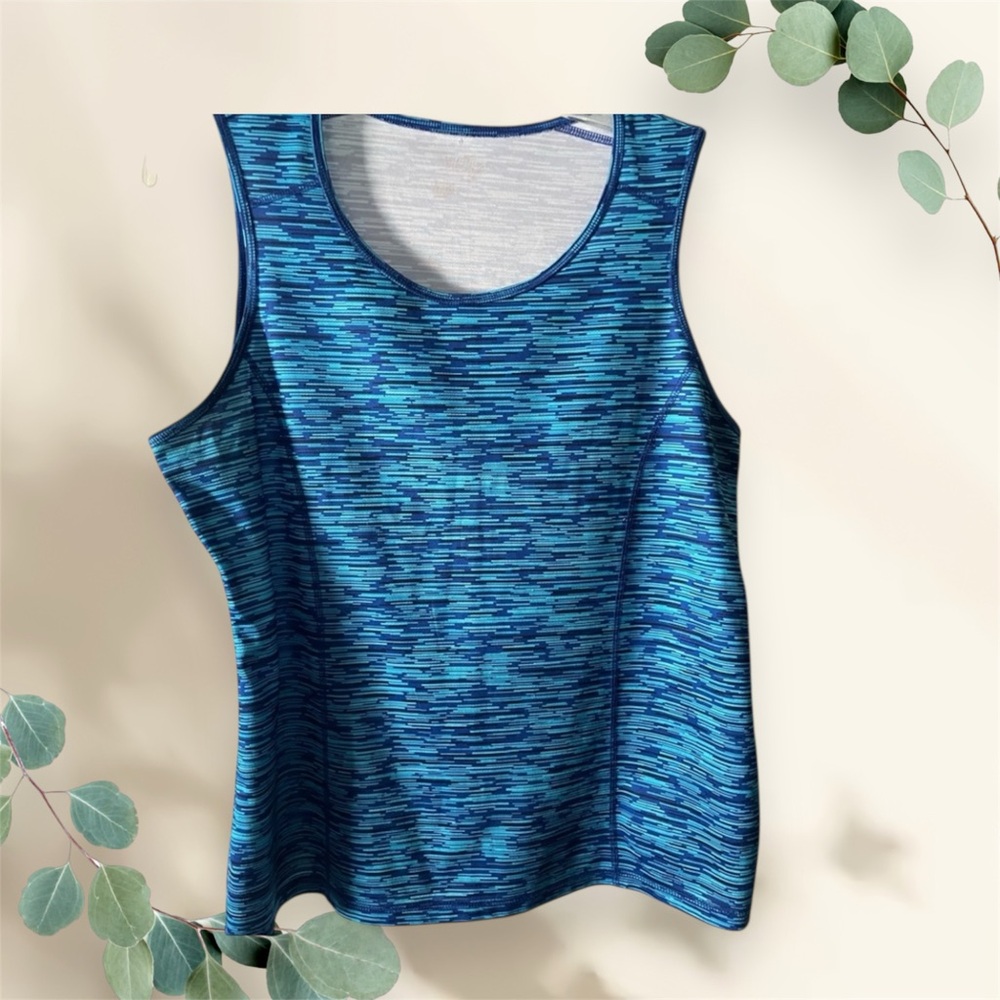 Made for Life athletic top. *Quick Dry
Size L Pit-Pit 20 1/2” (25” Long)
EUC
